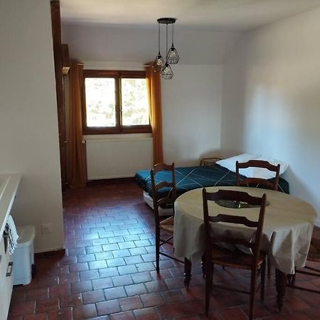 Appartement Dans Village Calme A 5 Min Des Lacs Mathaux Luaran gambar