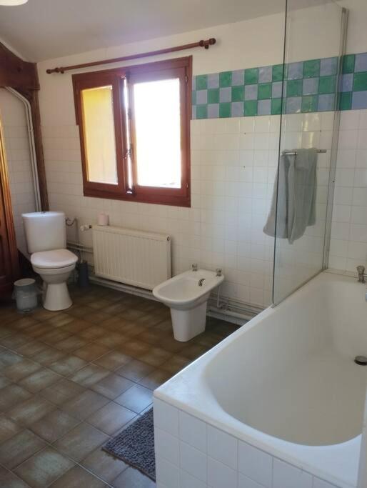 Appartement Dans Village Calme A 5 Min Des Lacs Mathaux Luaran gambar